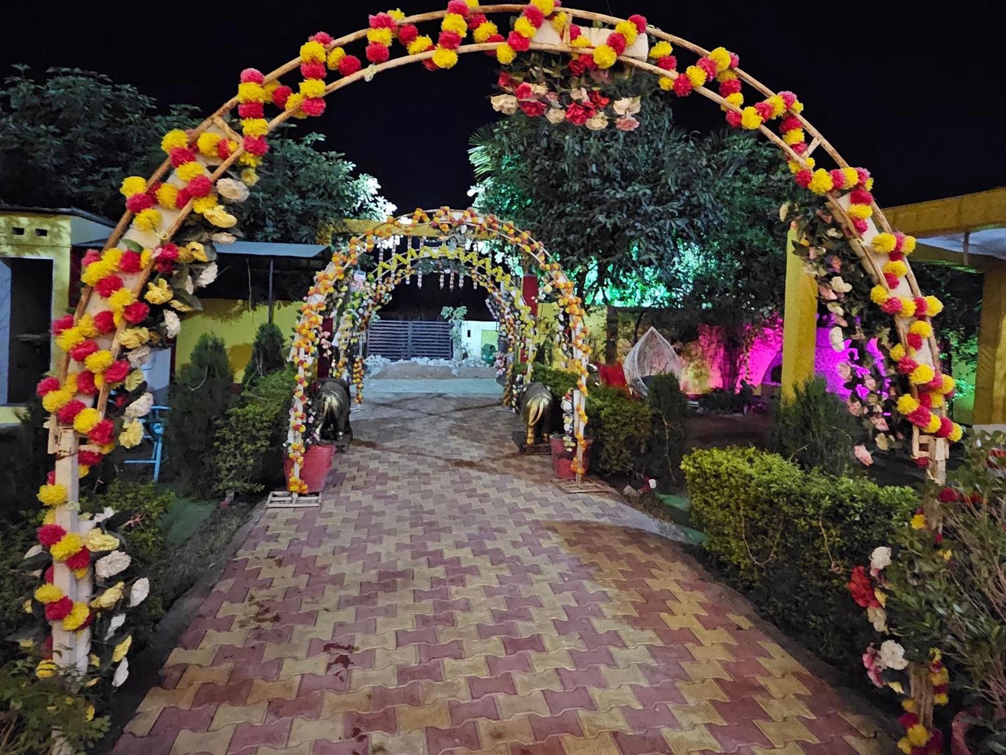 Bundeli Farm Resort & Banquet Orchha Dış mekan fotoğraf